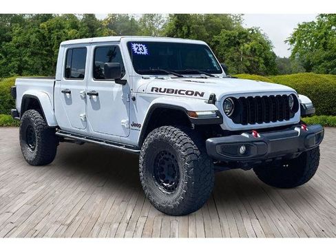 Used 2023 Jeep Gladiator Rubicon w/ LED Lighting Group AWD/4WD image 3