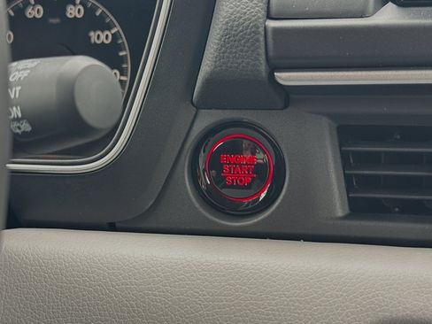 Certified 2025 Honda Pilot Touring image 25