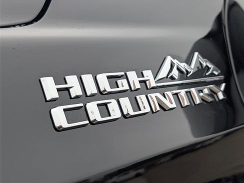 New 2026 Chevrolet Suburban High Country RWD image 28