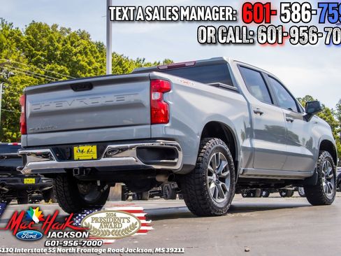 Used 2023 Chevrolet Silverado 1500 LT AWD/4WD image 5