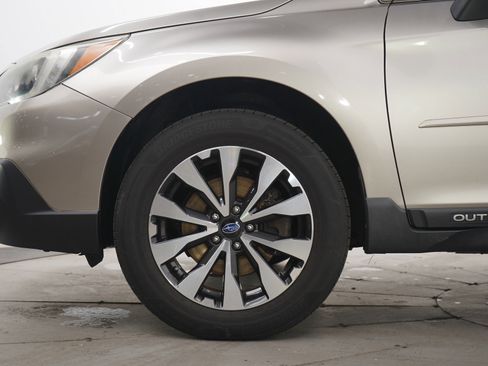 Used 2015 Subaru Outback 3.6R Limited image 36