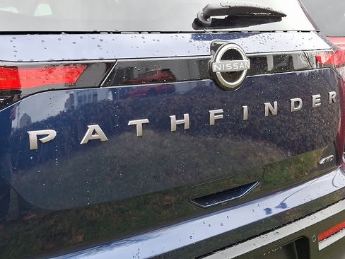 New 2026 Nissan Pathfinder SV image 5