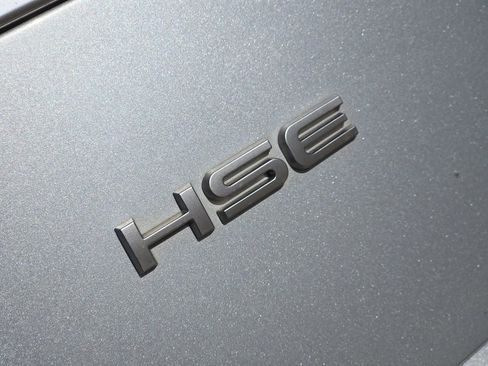 Used 2019 Land Rover Range Rover HSE image 32