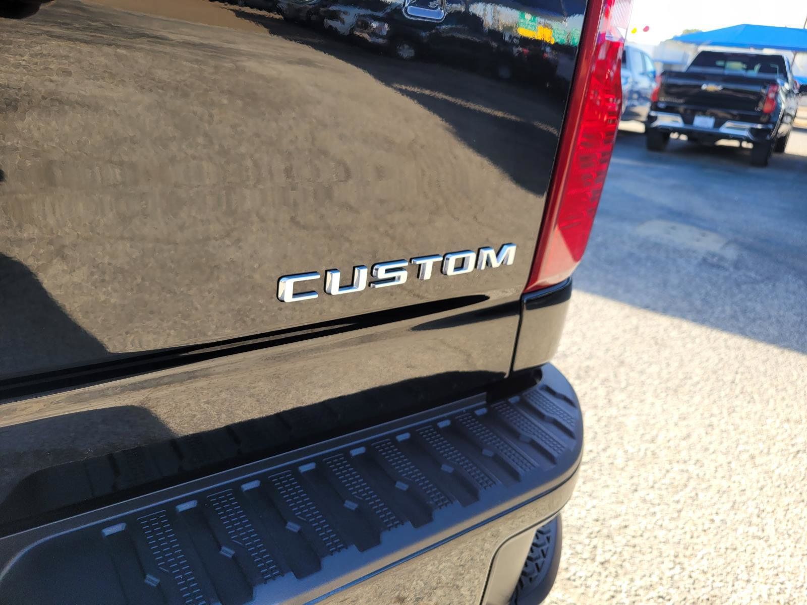 Used 2025 Chevrolet Silverado 2500 Custom w/ Custom Convenience Package RWD image 12
