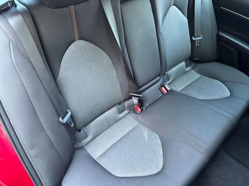 Used 2019 Toyota Camry LE image 23