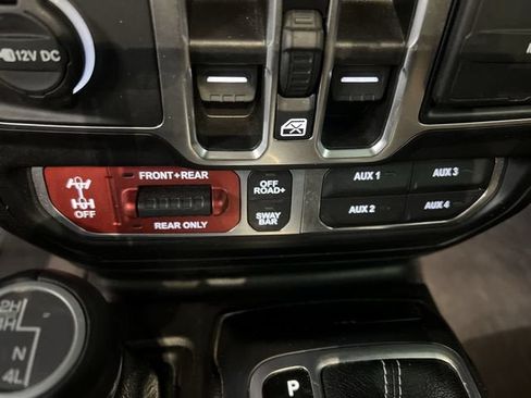 Used 2021 Jeep Wrangler Unlimited Rubicon AWD/4WD image 34