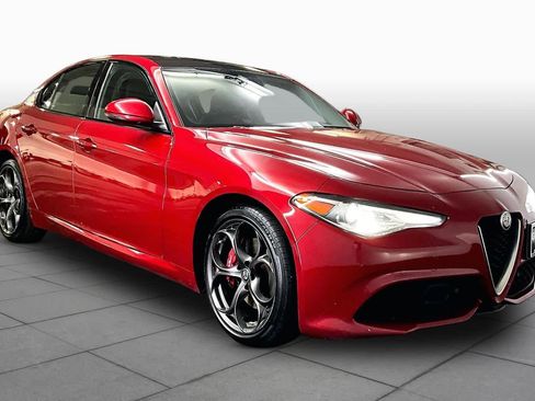Used 2018 Alfa Romeo Giulia Ti Sport w/ Quick Order Package 22S Sport AWD/4WD image 3