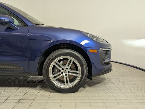 Certified 2023 Porsche Macan AWD/4WD image 11