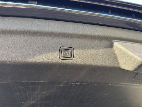 Used 2023 Chevrolet Tahoe Premier image 33