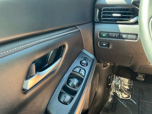 Used 2024 Nissan Sentra SV FWD image 19