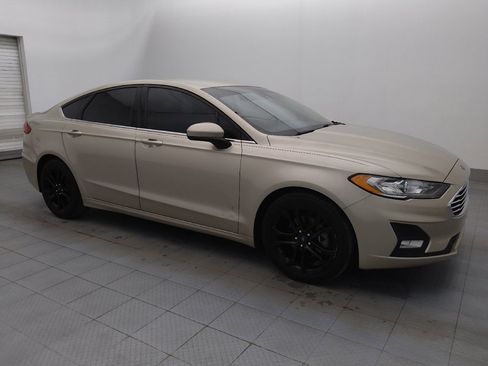 Used 2019 Ford Fusion SE w/ Equipment Group 151A image 9