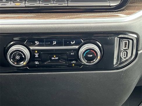 Used 2024 Chevrolet Silverado 3500 LT image 17