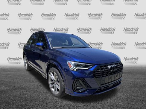 Certified 2025 Audi Q3 2.0T Premium w/ Convenience Package AWD/4WD image 2