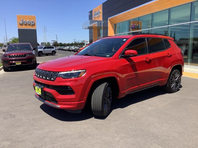 Used 2022 Jeep Compass Limited w/ (RED) Package AWD/4WD image 5
