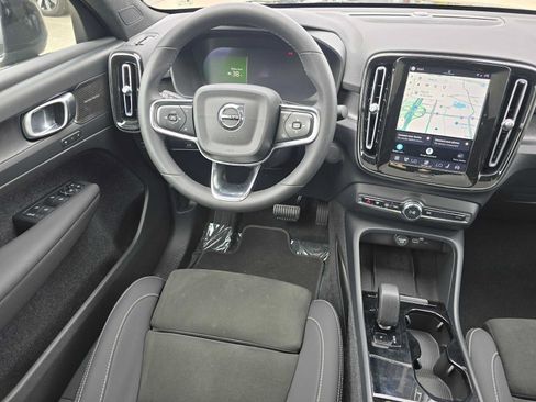 Certified 2023 Volvo C40 P8 Recharge Ultimate w/ Protection Package Premier AWD/4WD image 18