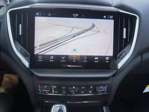 Used 2024 Maserati Ghibli Trofeo image 31