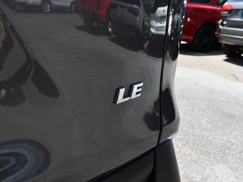 Used 2021 Toyota RAV4 LE FWD image 32