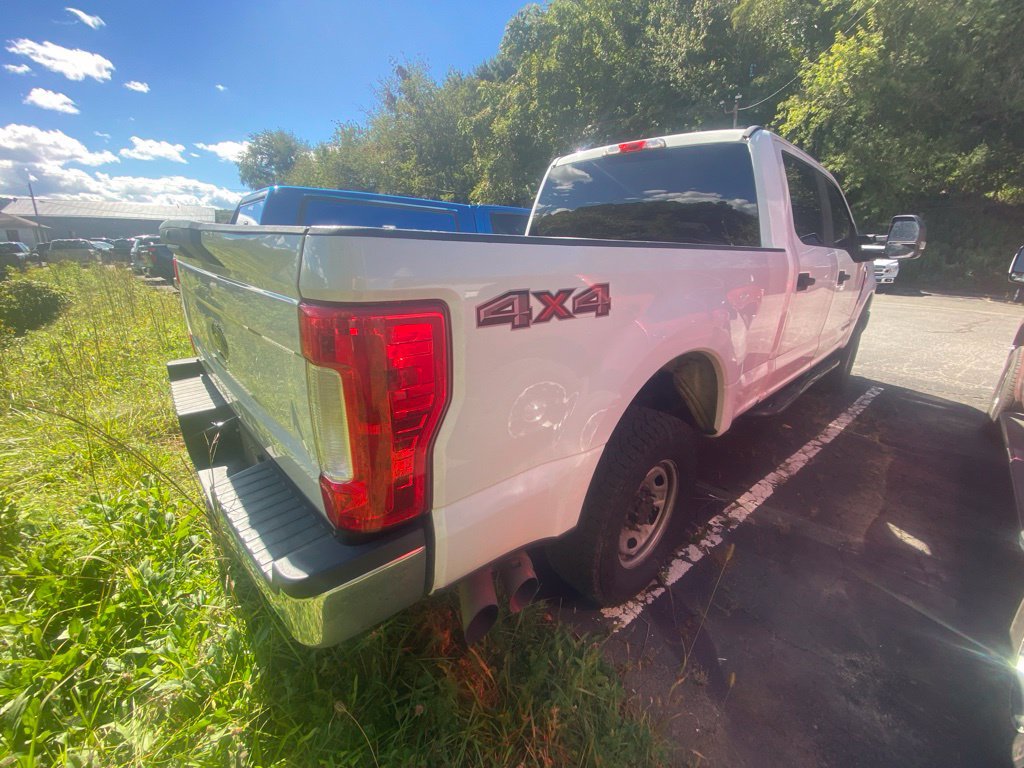 Used 2018 Ford F250 XL w/ Power Equipment Group AWD/4WD image 3