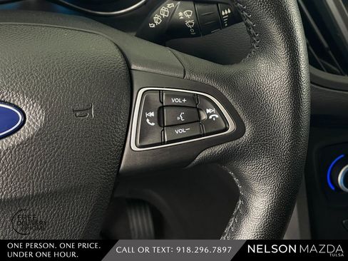 Used 2019 Ford Escape SEL image 25