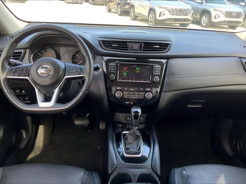 Used 2020 Nissan Rogue SL image 16