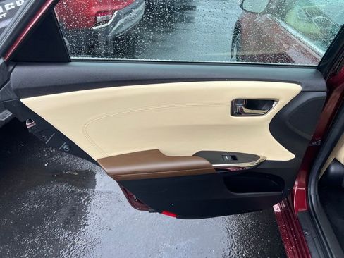 Used 2016 Toyota Avalon Touring image 15