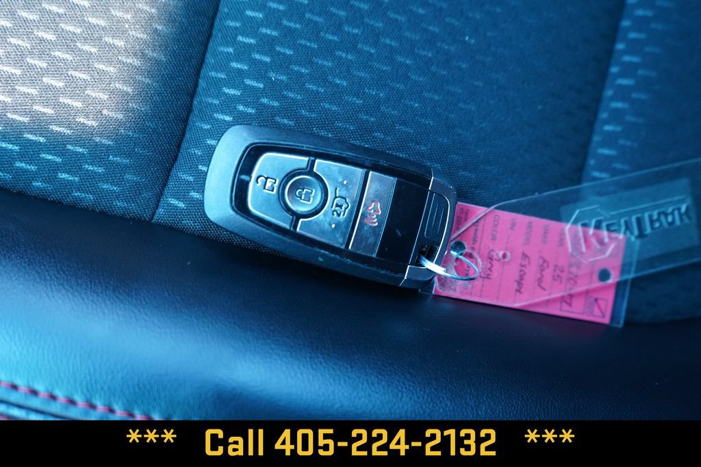 Used 2025 Ford Escape ST-Line AWD/4WD image 37
