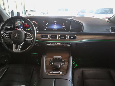 Used 2021 Mercedes-Benz GLS 580 4MATIC image 10