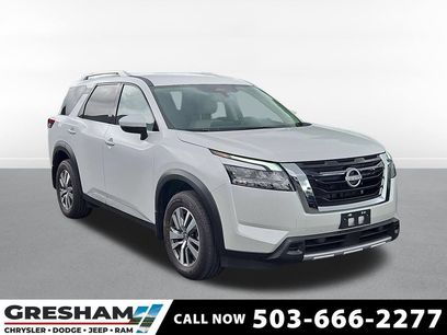 Used 2025 Nissan Pathfinder SL w/ Cargo Package