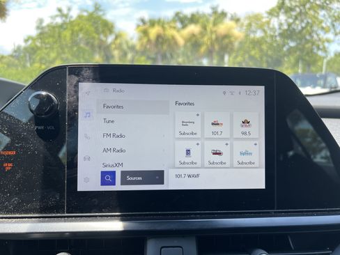 Used 2024 Lexus UX 250h FWD image 23