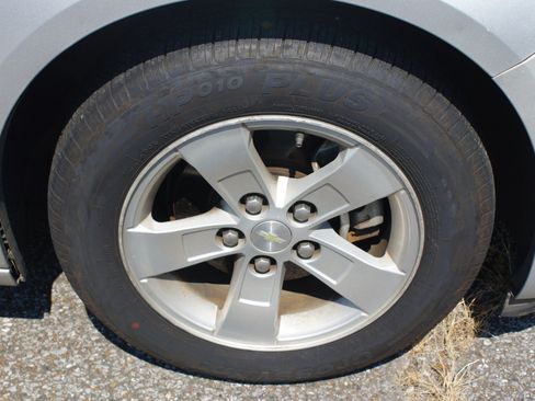 Used 2016 Chevrolet Malibu LT FWD image 4