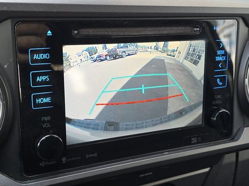 Used 2019 Toyota Tacoma TRD Sport AWD/4WD image 19