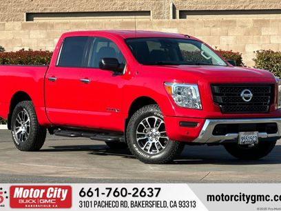 Used 2021 Nissan Titan SV w/ SV Convenience Package