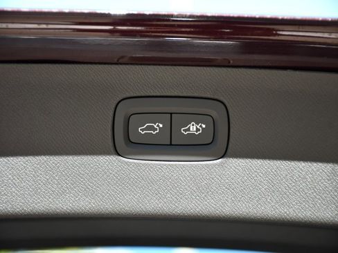 New 2026 Volvo XC90 B5 Core w/ Protection Package Premier image 28