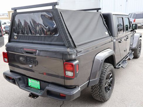 Used 2022 Jeep Gladiator Sport image 5