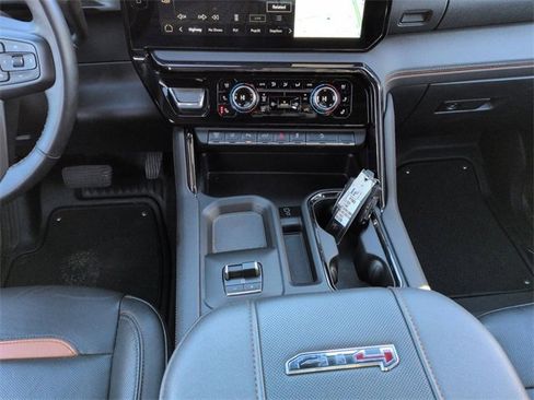 Used 2024 GMC Sierra 2500 AT4 w/ AT4 Premium Plus Package image 19