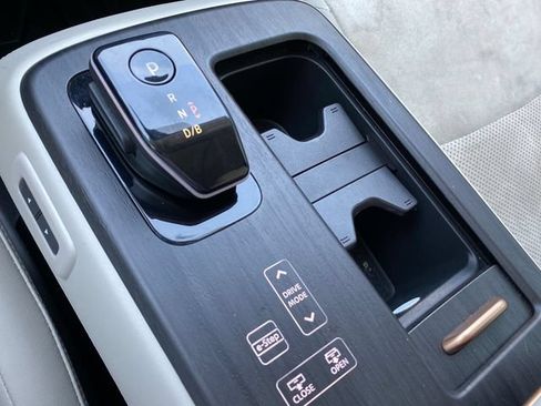 Certified 2024 Nissan Ariya AWD image 28