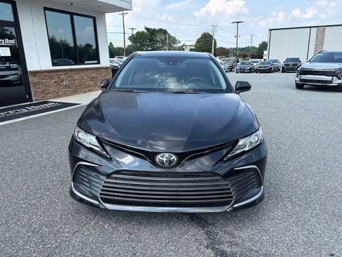 Used 2022 Toyota Camry LE FWD image 12