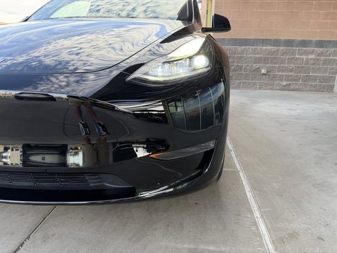 Used 2024 Tesla Model Y 2WD image 11