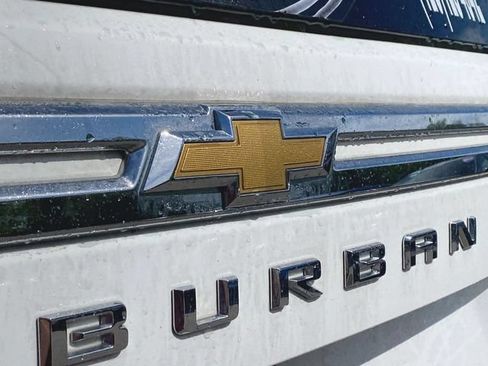 Used 2022 Chevrolet Suburban Premier AWD/4WD image 11