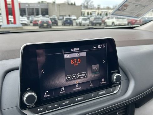 Certified 2023 Nissan Rogue SV w/ SV Premium B Package image 20