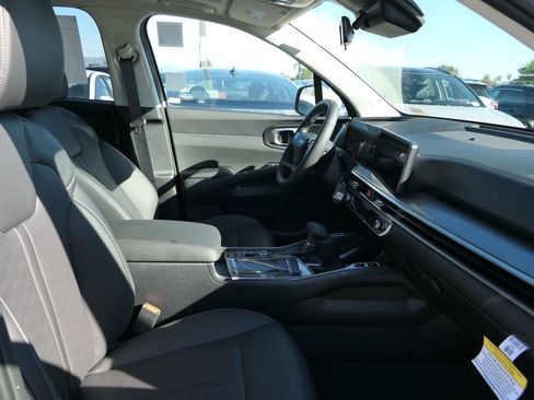 New 2026 Kia Sorento S image 24