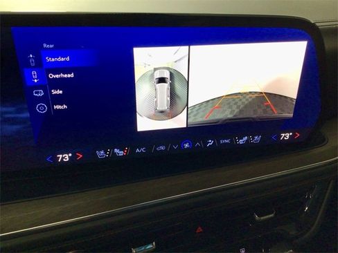 Used 2025 Chevrolet Suburban High Country image 2