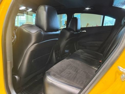 Used 2017 Dodge Charger R/T RWD image 36