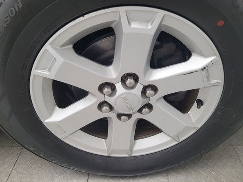 Used 2016 GMC Acadia SLE image 31