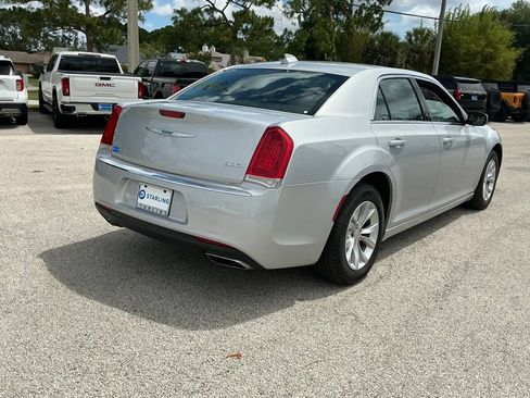 Used 2023 Chrysler 300 Touring RWD image 15