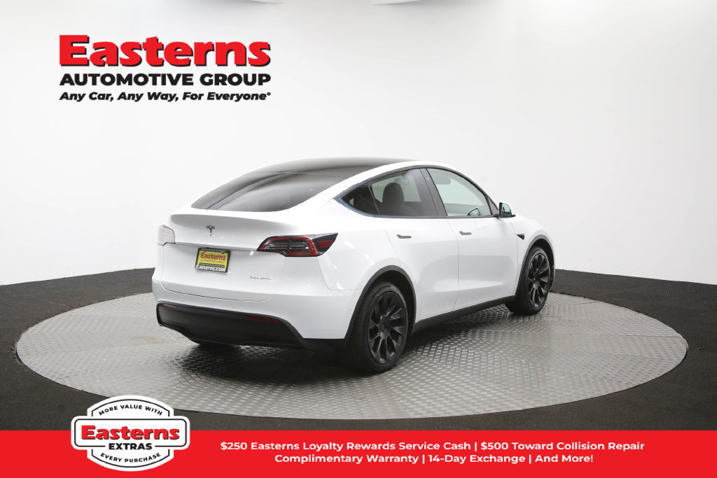 Used 2022 Tesla Model Y Long Range AWD/4WD image 37