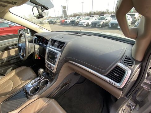 Used 2015 GMC Acadia SLT image 31