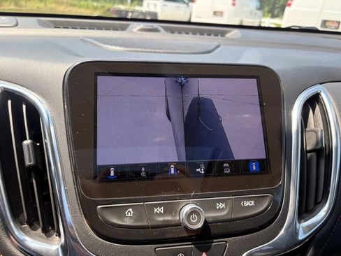 Used 2022 Chevrolet Equinox Premier AWD/4WD image 30