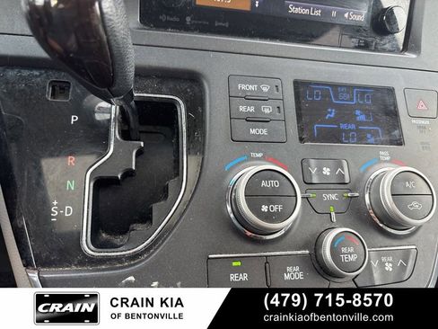 Used 2017 Toyota Sienna XLE w/ XLE Navigation Package FWD image 12