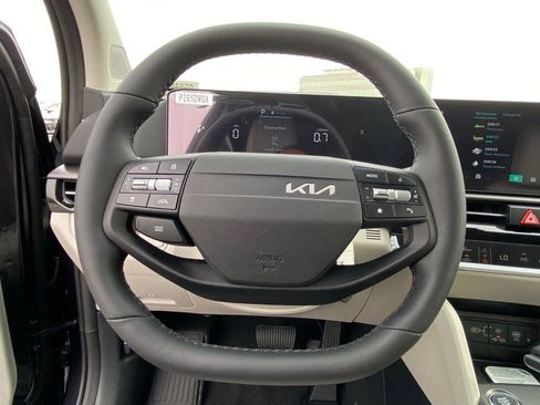 New 2026 Kia Sportage EX image 16